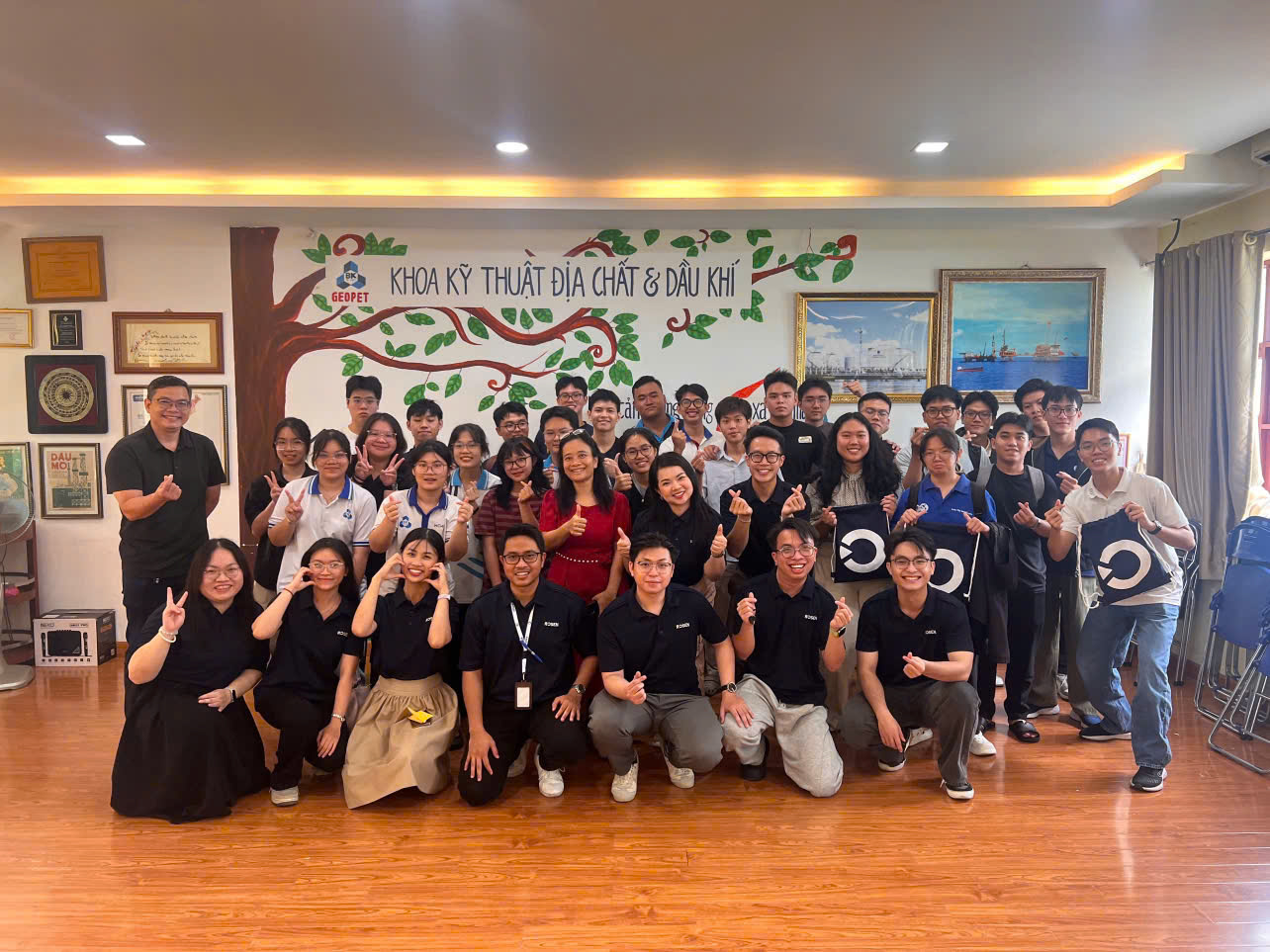 Career Talk: Khám phá cơ hội nghề nghiệp cùng ROSEN Engineering Vietnam – Mở rộng cánh cửa nghề nghiệp cho sinh viên Khoa Kỹ thuật Địa chất & Dầu khí