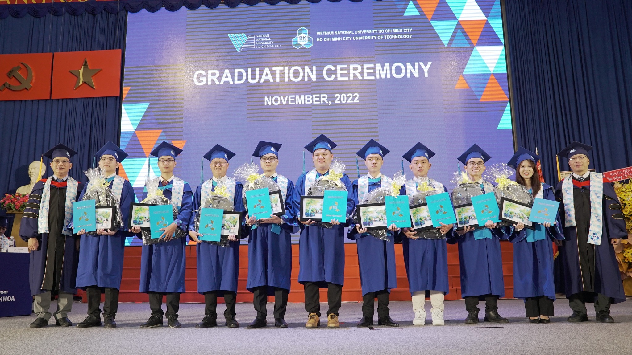 Tốt nghiệp tháng 11 năm 2022